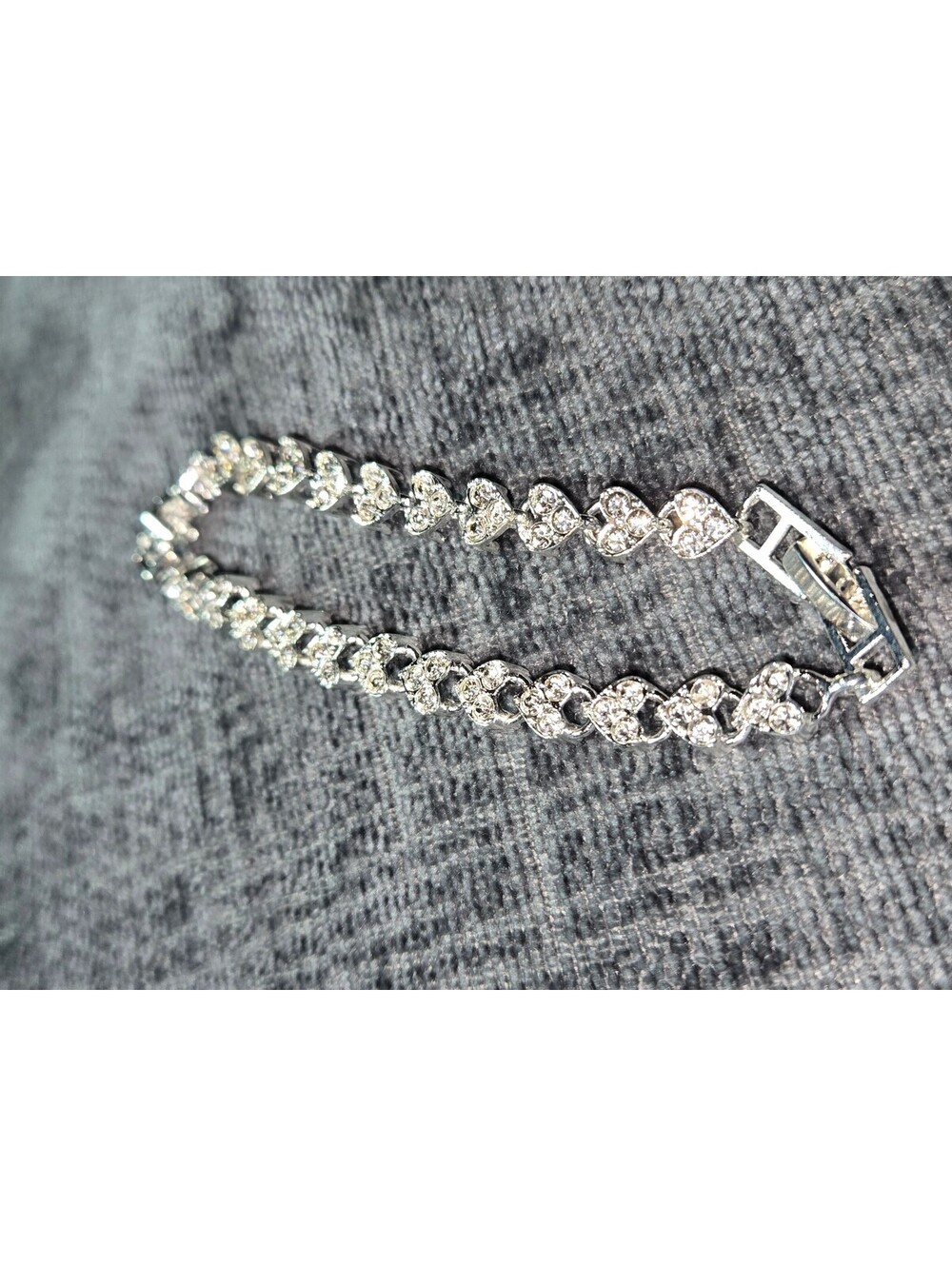 An S925 Silver-set Moissanite Tennis Bracelet